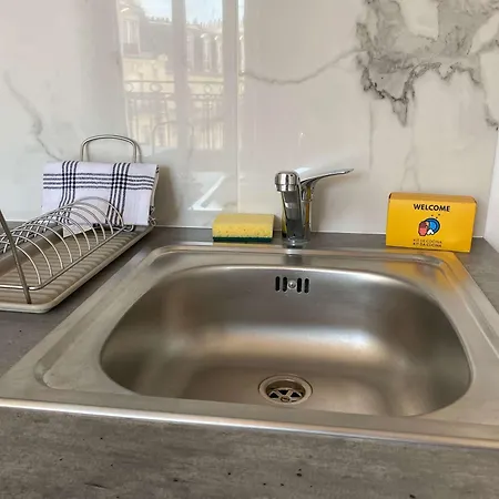 New 457 Chaplin- Cosy Center Appartement *